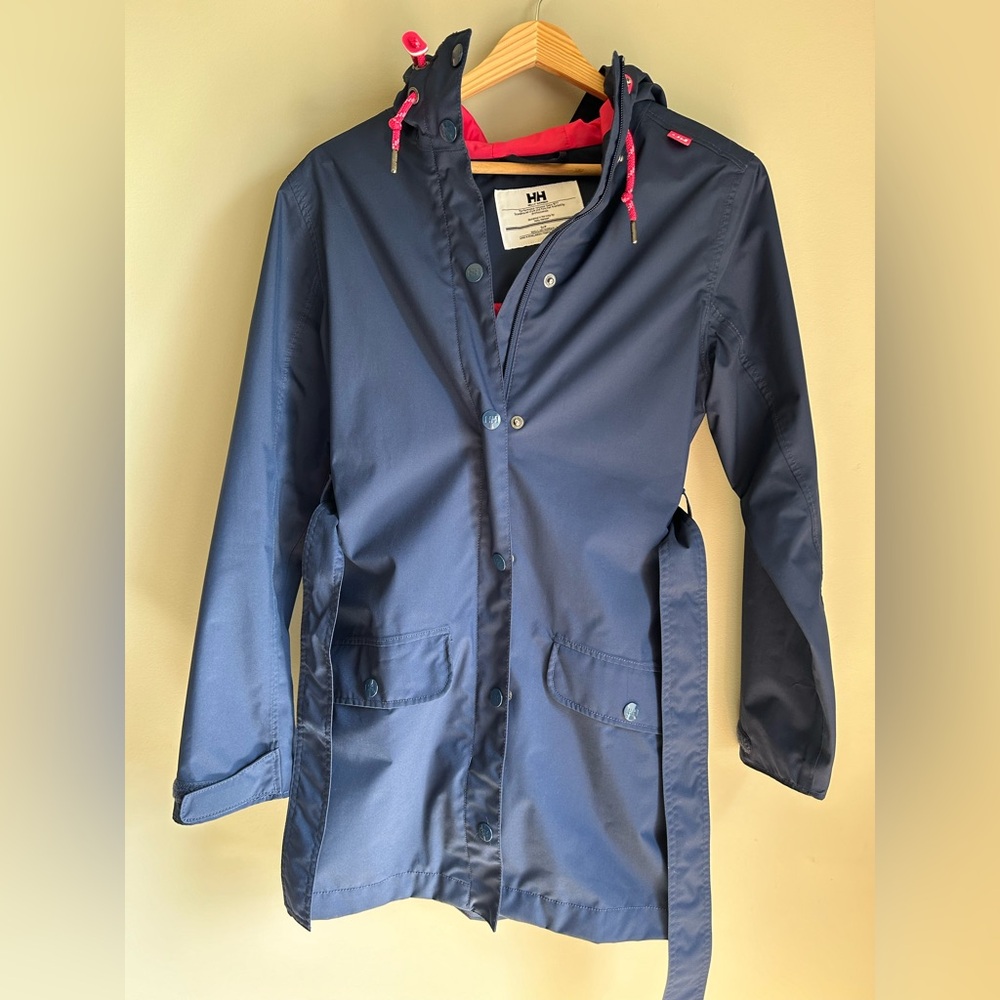 Helly Hansen Women’s Rain Coat - style Lyness. Size small. Blue pink.